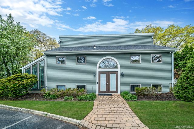 35 Jeremy Circle, Nesconset, NY 11767