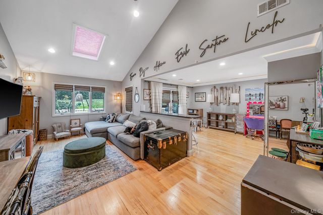 35 Jeremy Circle, Nesconset, NY 11767
