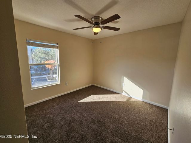 6051 MAGGIES Circle 115, Jacksonville, FL 32244