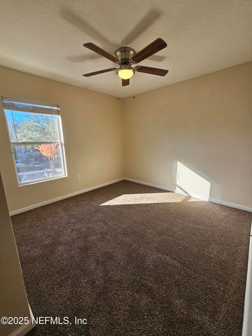 6051 MAGGIES Circle 115, Jacksonville, FL 32244