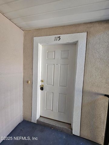 6051 MAGGIES Circle 115, Jacksonville, FL 32244