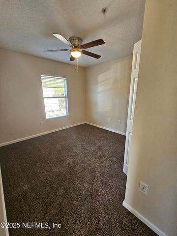 6051 MAGGIES Circle 115, Jacksonville, FL 32244