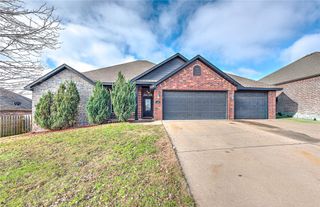 208 Cowans, Lowell, AR 72745
