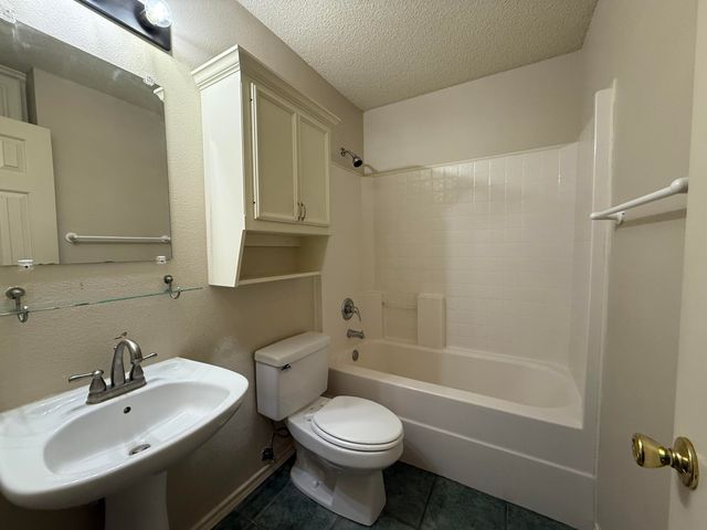 10602 Akron Avenue, Lubbock, TX 79423