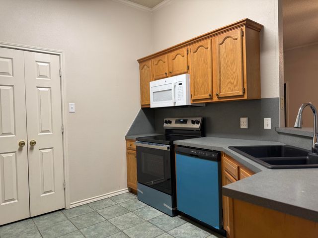 10602 Akron Avenue, Lubbock, TX 79423