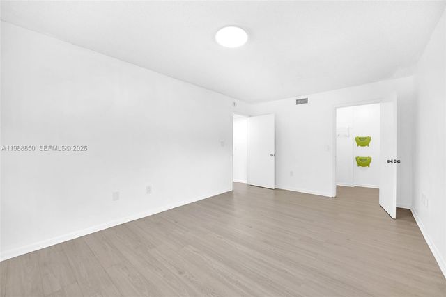 8343 Lake Dr 303, Doral, FL 33166