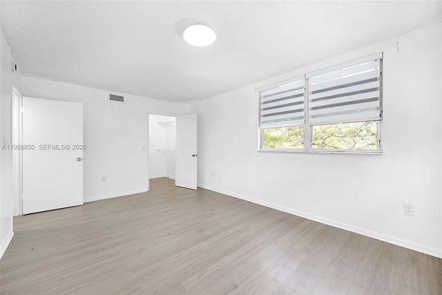 8343 Lake Dr 303, Doral, FL 33166