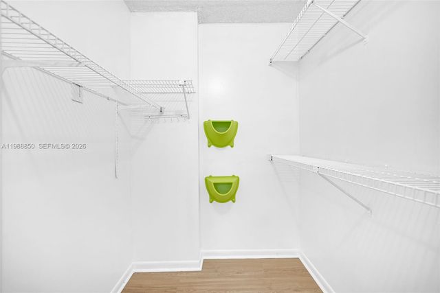 8343 Lake Dr 303, Doral, FL 33166