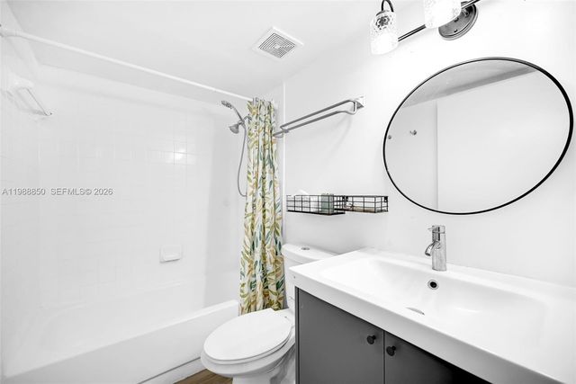 8343 Lake Dr 303, Doral, FL 33166