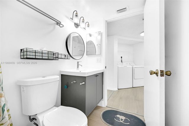 8343 Lake Dr 303, Doral, FL 33166