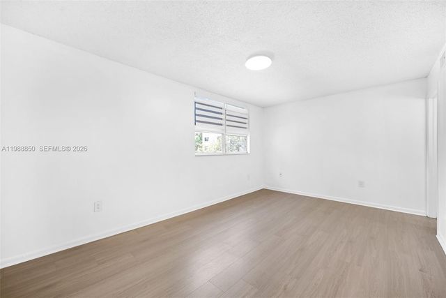 8343 Lake Dr 303, Doral, FL 33166