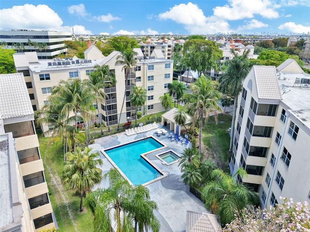 8343 Lake Dr 303, Doral, FL 33166