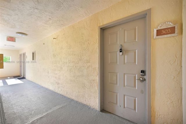 8343 Lake Dr 303, Doral, FL 33166