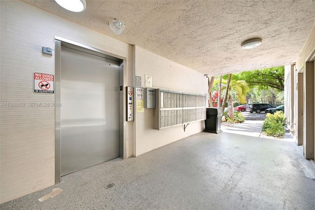 8343 Lake Dr 303, Doral, FL 33166