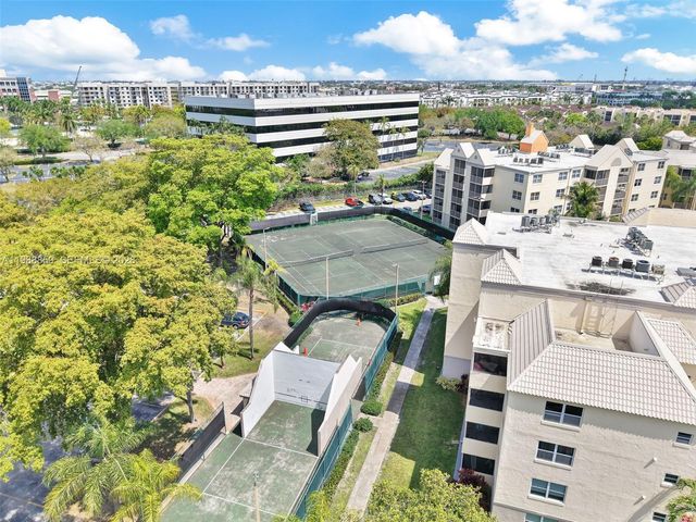 8343 Lake Dr 303, Doral, FL 33166