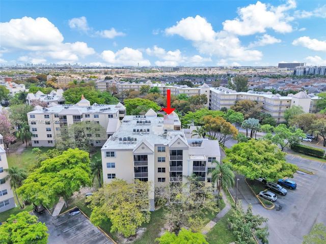 8343 Lake Dr 303, Doral, FL 33166