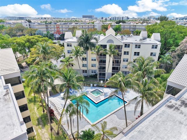 8343 Lake Dr 303, Doral, FL 33166