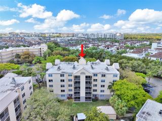 8343 Lake Dr 303, Doral, FL 33166