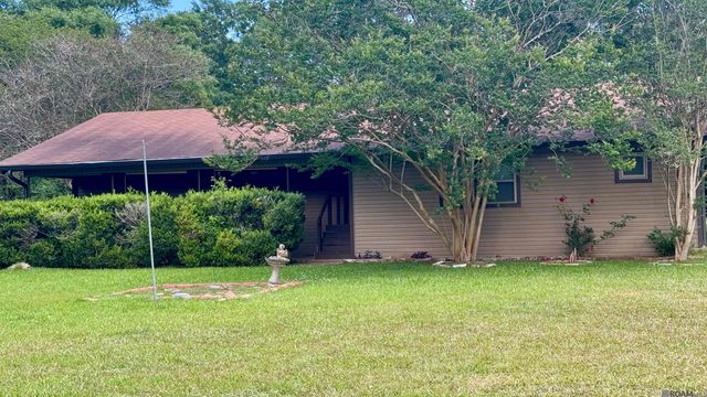 15212 Crystal Dr, Pride, LA 70770