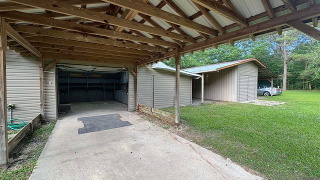 15212 Crystal Dr, Pride, LA 70770