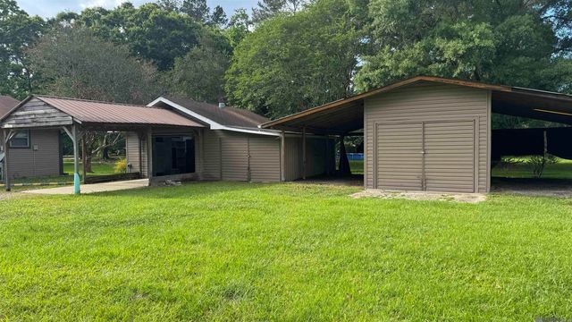 15212 Crystal Dr, Pride, LA 70770