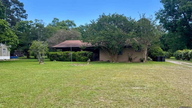 15212 Crystal Dr, Pride, LA 70770