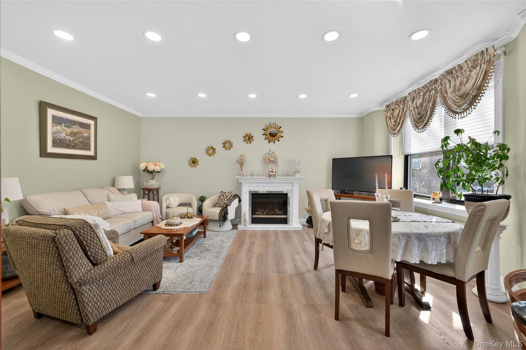 7611 Ditmars Boulevard 2, East Elmhurst, NY 11370 — photo 5