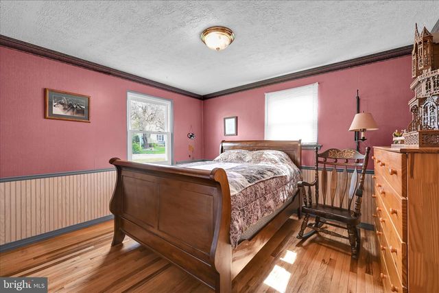 4330 PINEWOOD LN, York, PA 17402