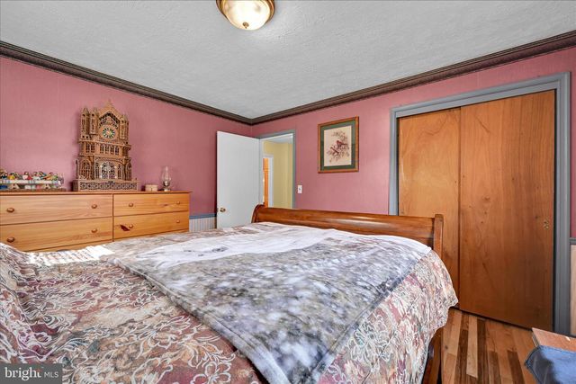 4330 PINEWOOD LN, York, PA 17402