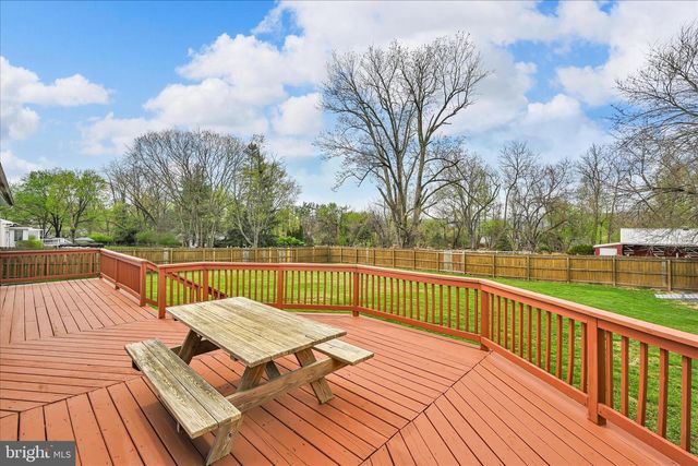 4330 PINEWOOD LN, York, PA 17402