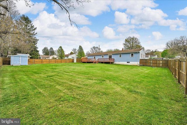 4330 PINEWOOD LN, York, PA 17402