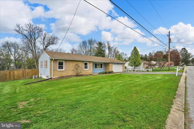 4330 PINEWOOD LN, York, PA 17402