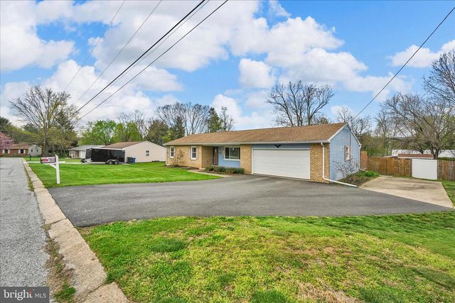4330 PINEWOOD LN, York, PA 17402