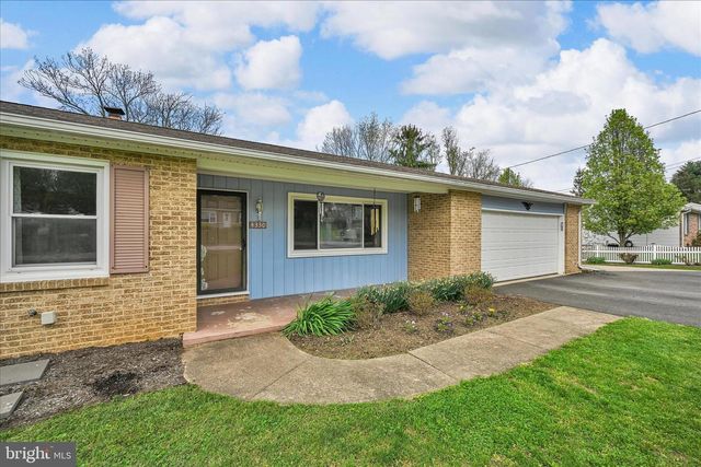 4330 PINEWOOD LN, York, PA 17402