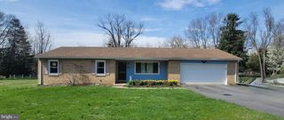 4330 PINEWOOD LN, York, PA 17402