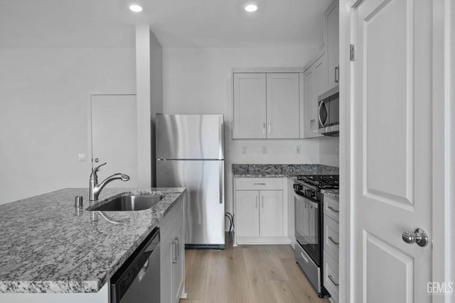 5128 Beaverhead Avenue, Bakersfield, CA 93306