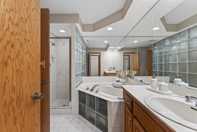 4301 Arrowhead Court, Minnetonka, MN 55345