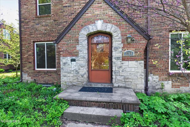 2204 Orchard Road, Ottawa Hills, OH 43606