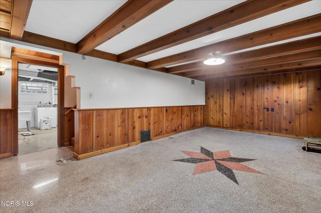 2204 Orchard Road, Ottawa Hills, OH 43606