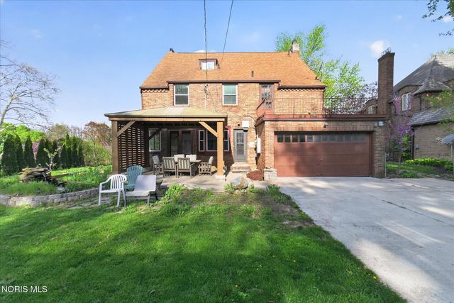 2204 Orchard Road, Ottawa Hills, OH 43606