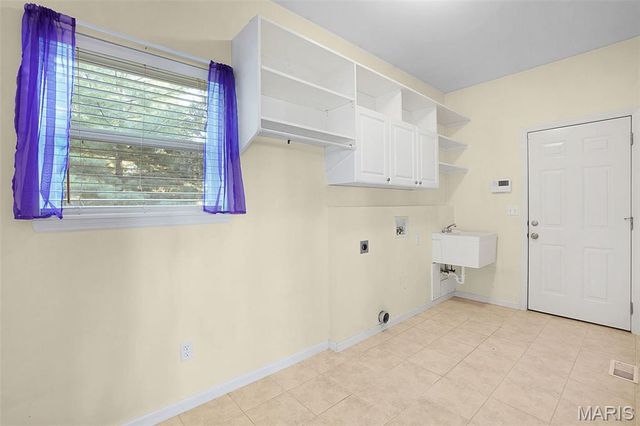 1115 Dingledine Manor Court, St Charles, MO 63304