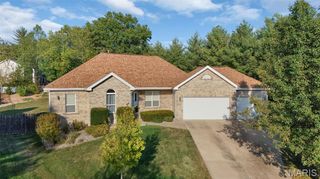 1115 Dingledine Manor Court, St Charles, MO 63304