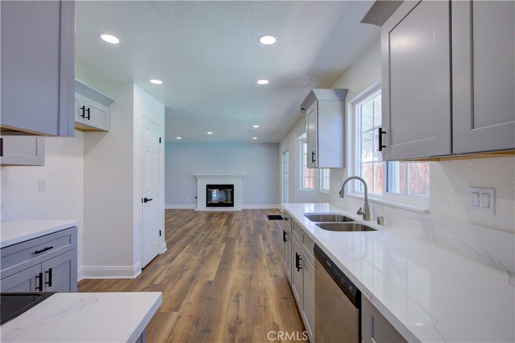 Image 7 of property listing at 1308 Saint Francis, Los Banos, CA 93635