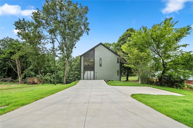 15048 Dutchmans Drive, Rogers, AR 72756