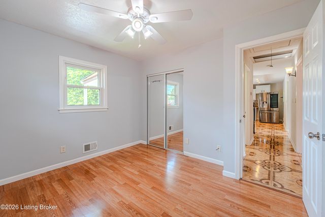 5905 Whispering Hills Blvd, Louisville, KY 40219