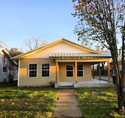 1012 Avenue K, Brownwood, TX 76801