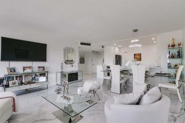 3333 NE 34th Street 304, Fort Lauderdale, FL 33308