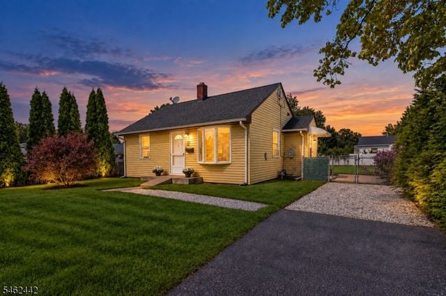 36 Park Ave, Wanaque Boro, NJ 07420