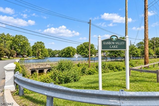 36 Park Ave, Wanaque Boro, NJ 07420