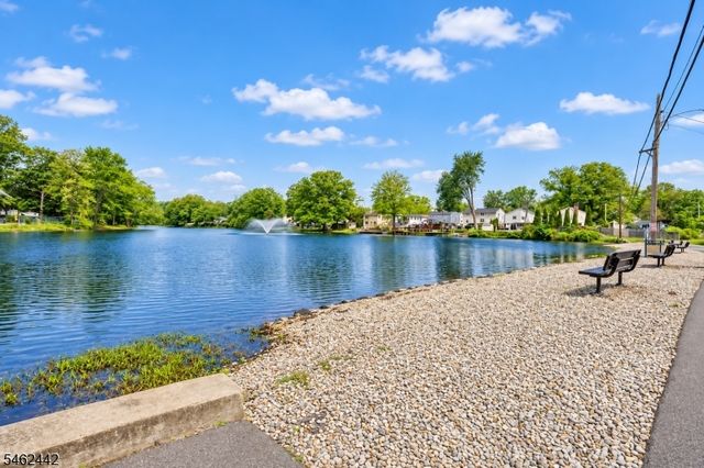 36 Park Ave, Wanaque Boro, NJ 07420